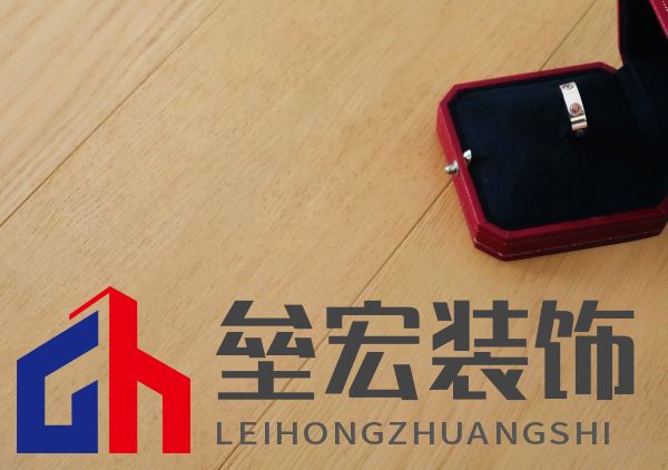 標(biāo)題一：奢華又健康？德?tīng)柦饦?biāo)“7凈”地板：拿來(lái)吧你