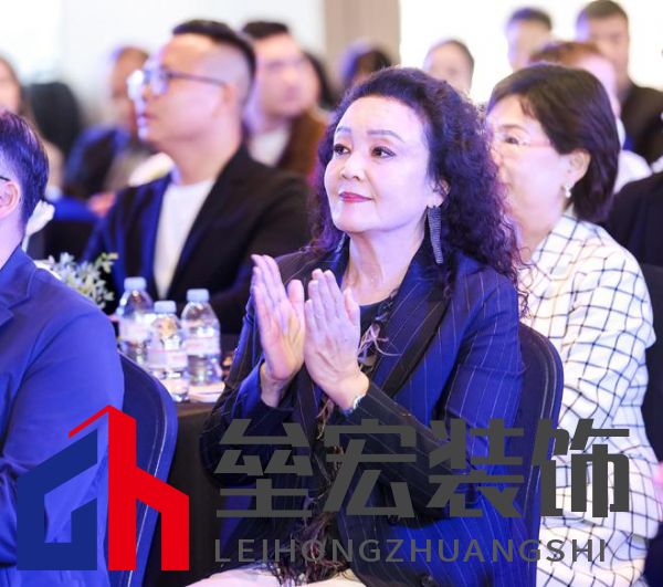 490萬奧古斯汀床墊攜手企業(yè)家張?zhí)m閃耀黃浦江，法國崔佧打造新品發(fā)布會盛宴
